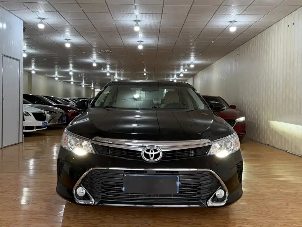 TOYOTA CAMRY