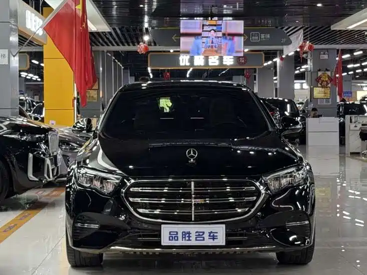Mercedes-Benz E-Class — миниатюра 2