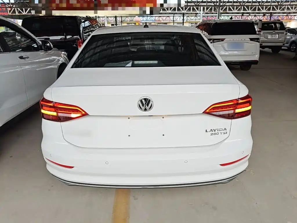 Volkswagen Lavida — миниатюра 6