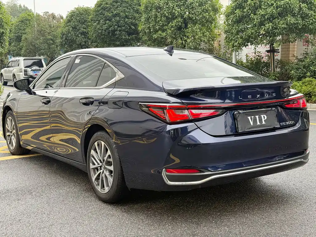 Lexus ES — миниатюра 5