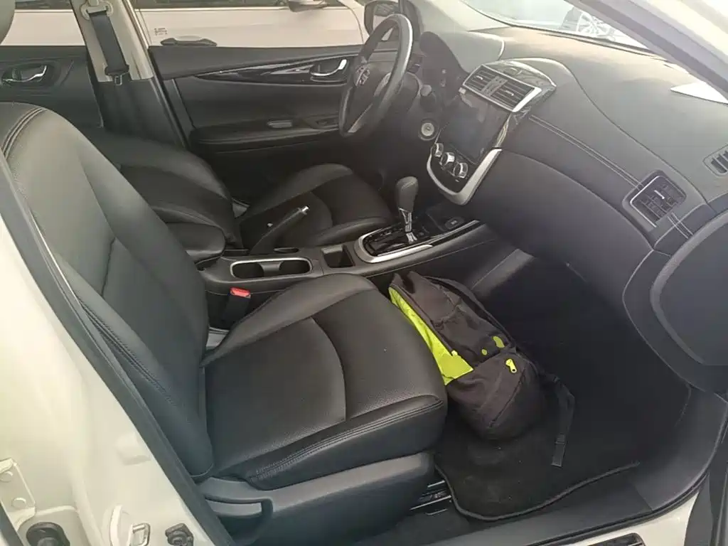 Nissan Tiida — миниатюра 25