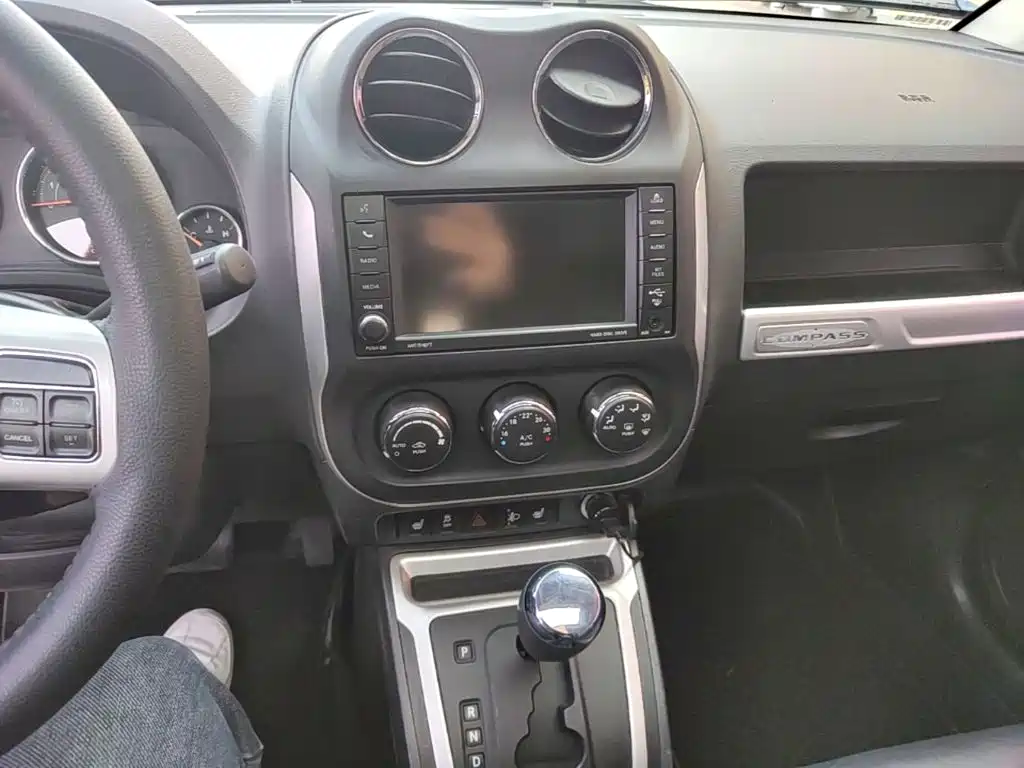 Jeep Compass (Import) — миниатюра 13