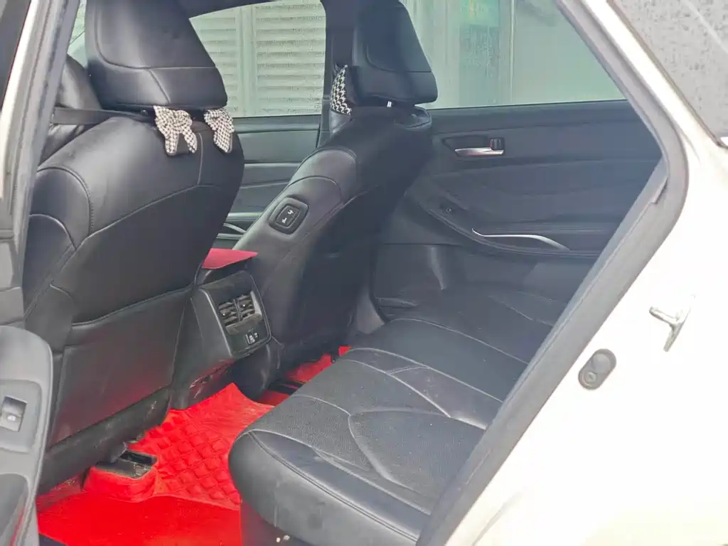 Toyota Avalon — миниатюра 6
