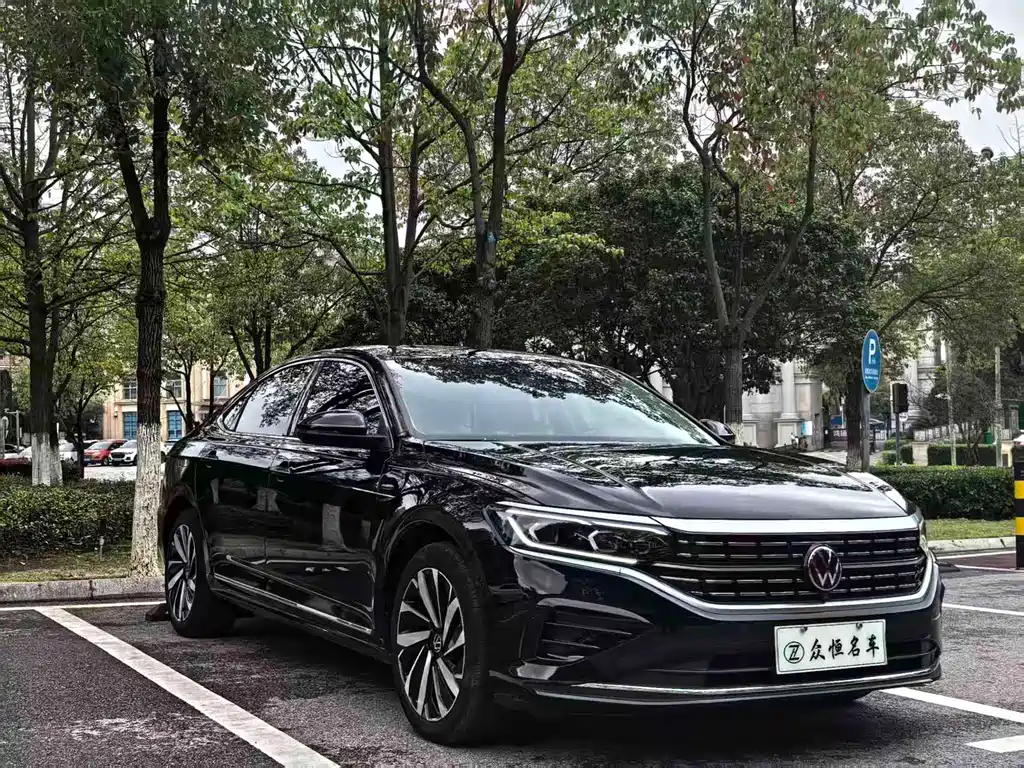 Volkswagen Passat 2023 330TSI Luxury