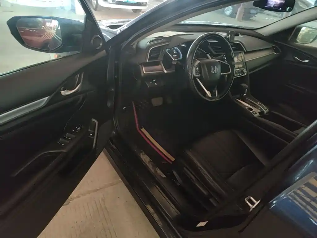 Honda Civic — миниатюра 16