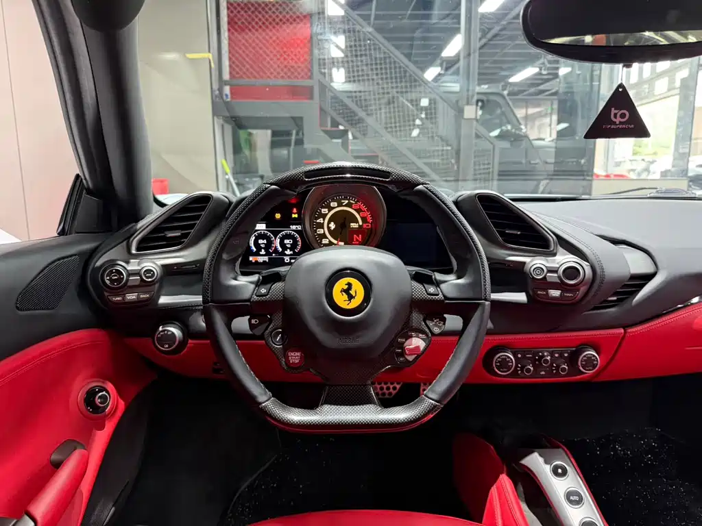 Ferrari 488 — миниатюра 11