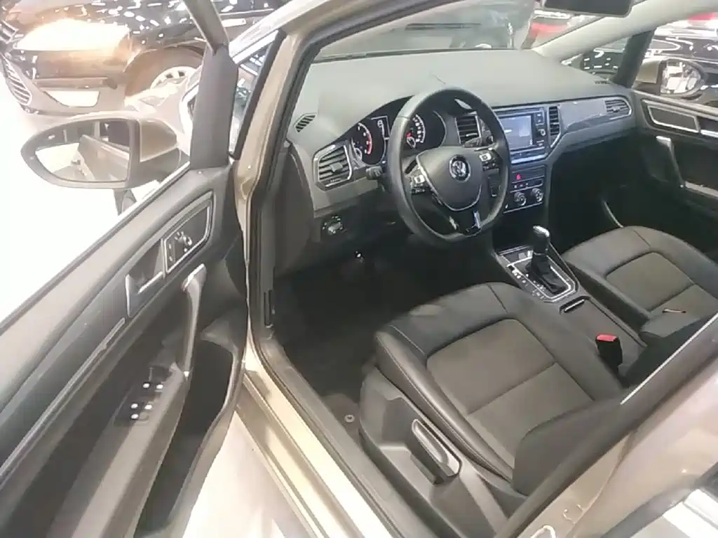 Volkswagen Golf Sportsvan — миниатюра 16