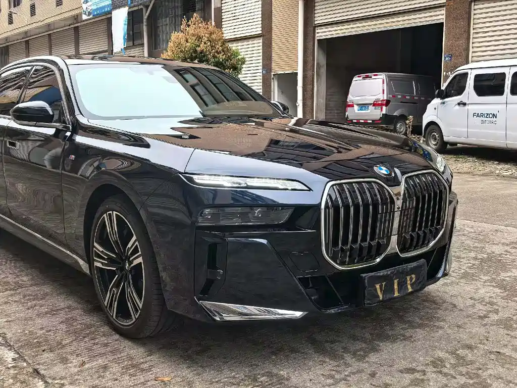 BMW 7 SERIES
