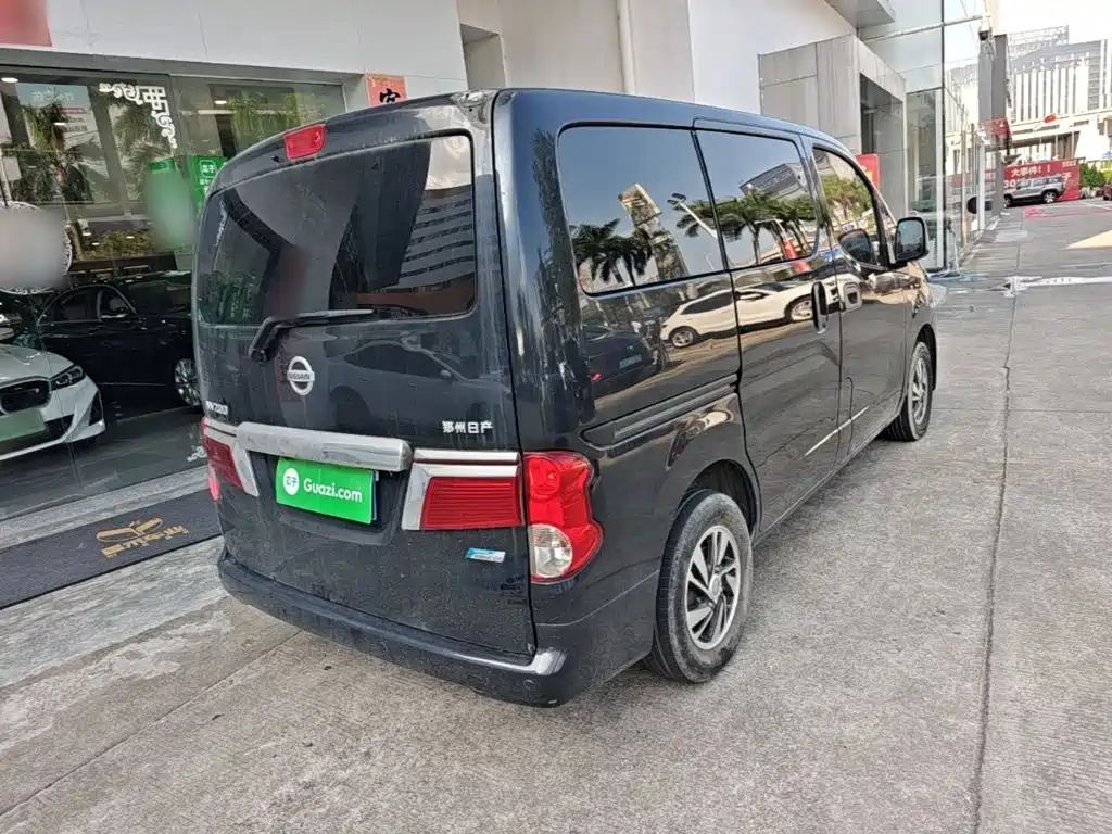 Nissan NV200 — миниатюра 7