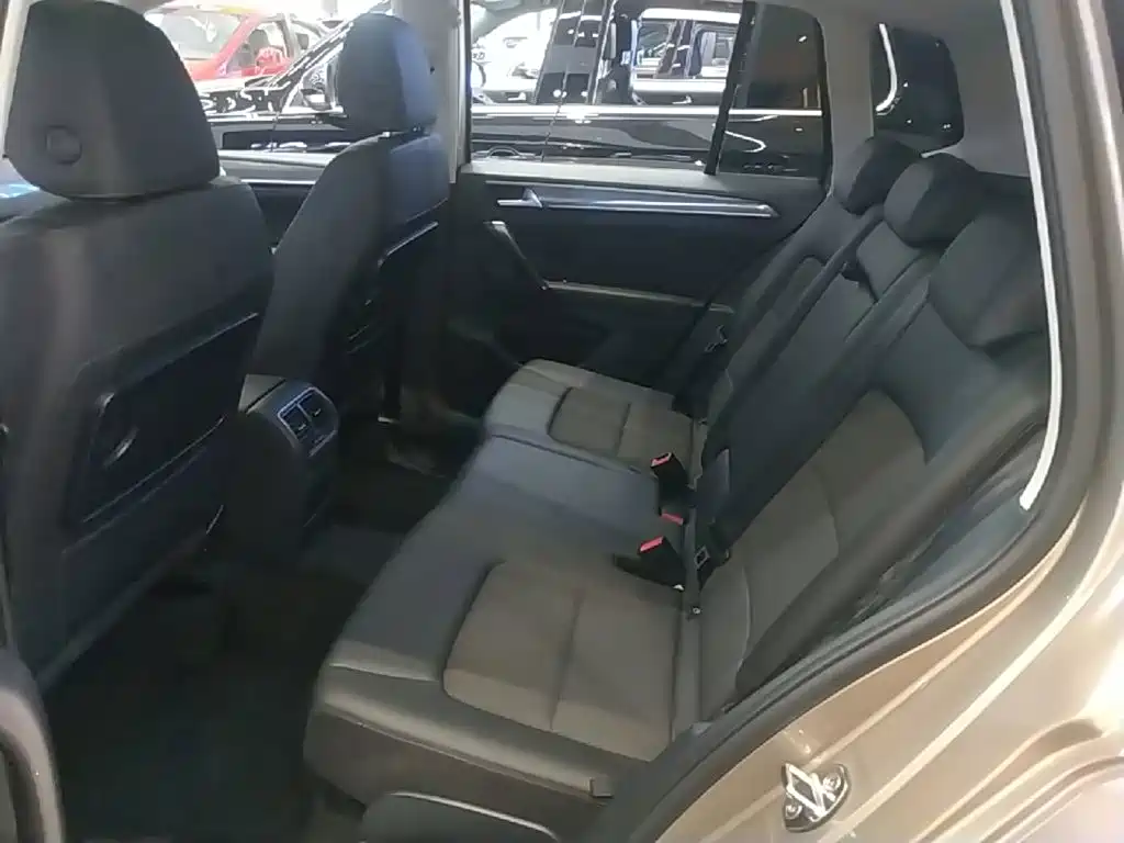 Volkswagen Golf Sportsvan — миниатюра 17