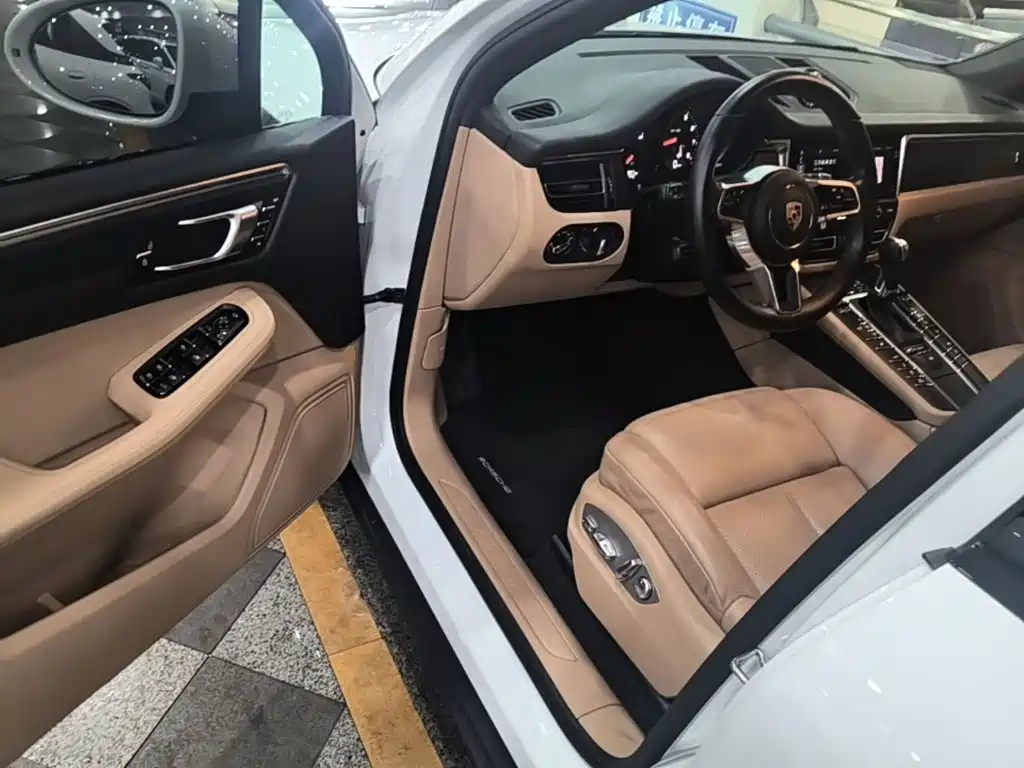 Porsche Macan — миниатюра 16