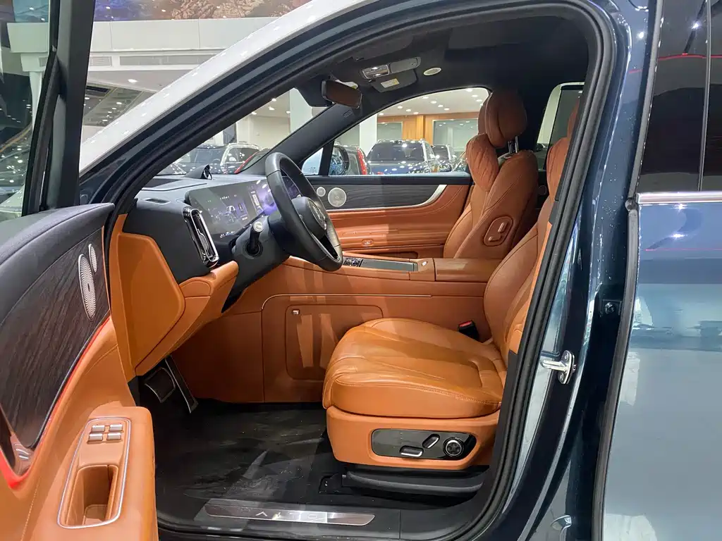 AITO ASK THE WORLD M9