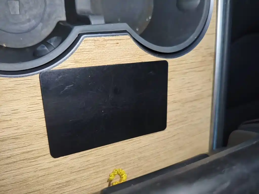 Tesla Model Y — миниатюра 9