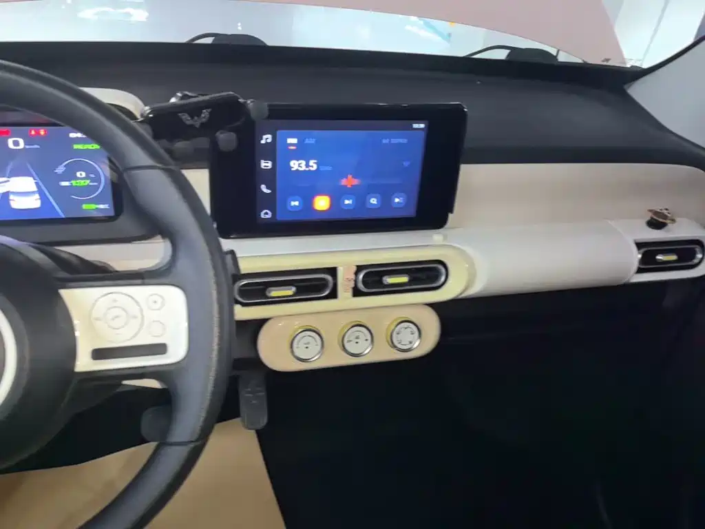 Wuling MINIEV — миниатюра 13
