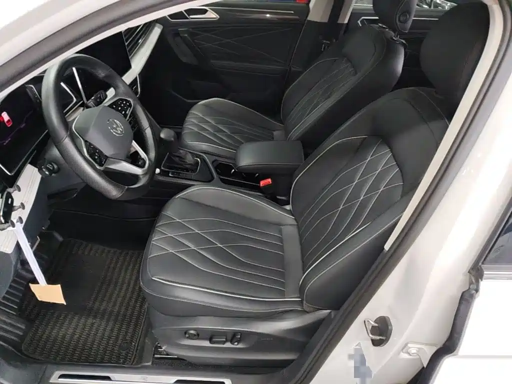 Volkswagen Tiguan L — миниатюра 15
