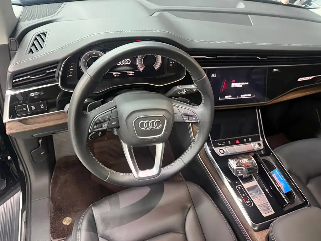 Audi Q7 — миниатюра 5