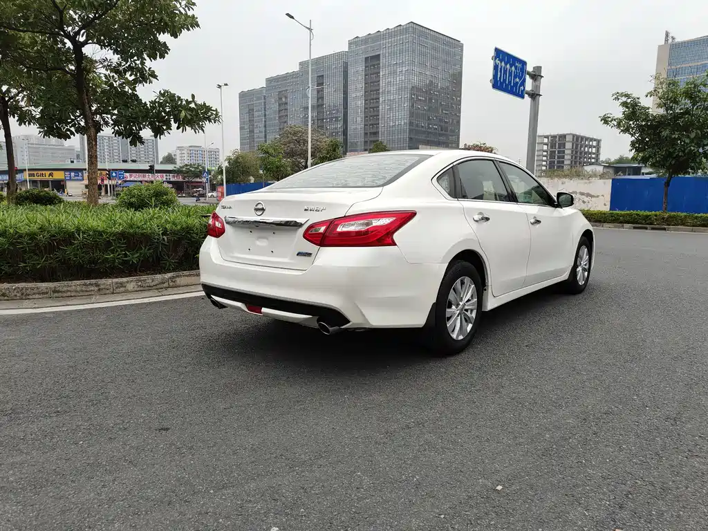 NISSAN TEANA