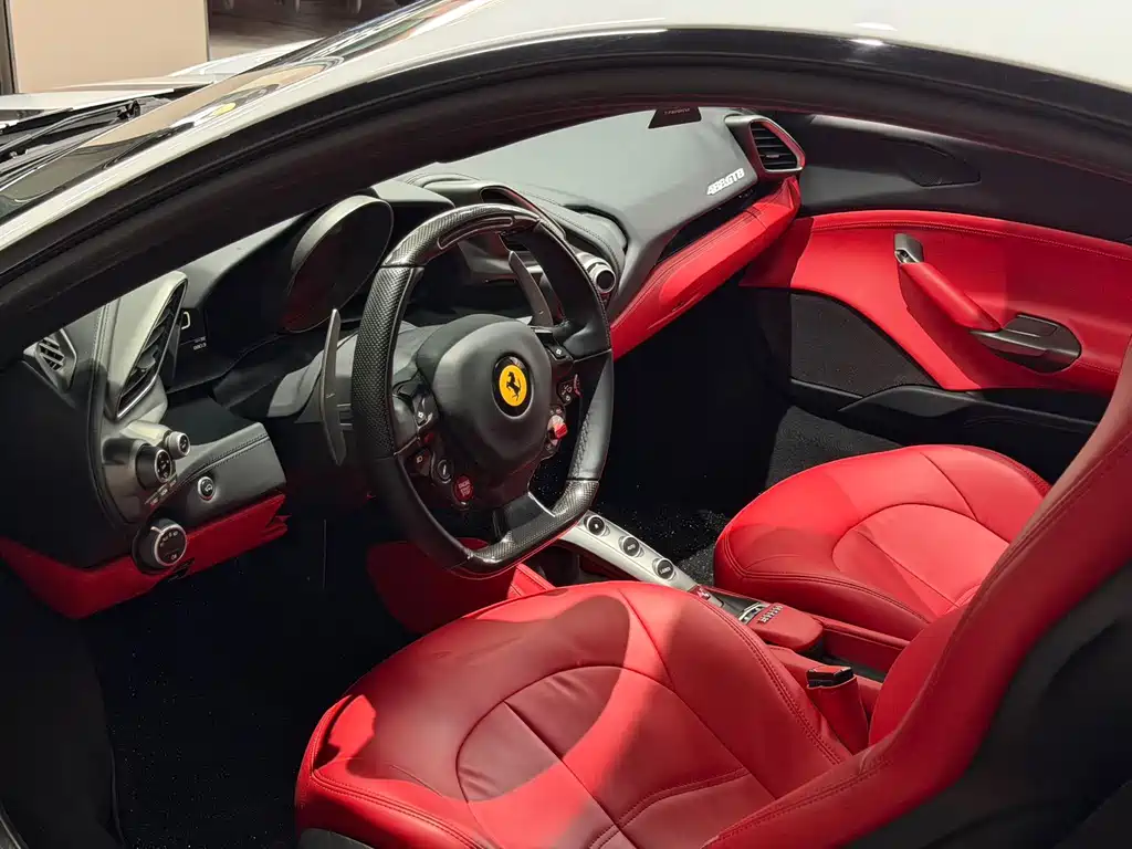 Ferrari 488 — миниатюра 12