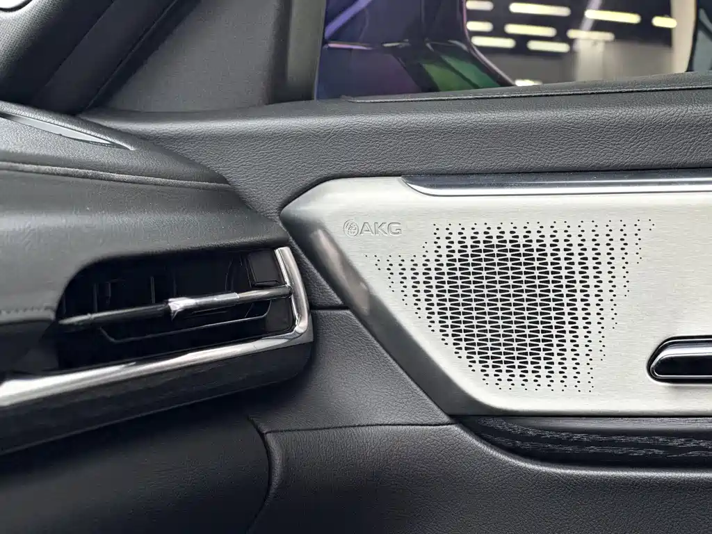 Cadillac CT6 — миниатюра 9