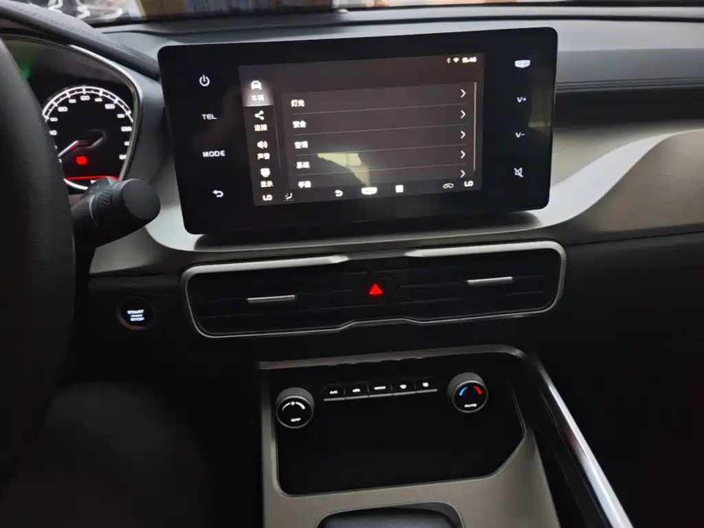 Geely Binyue — миниатюра 13