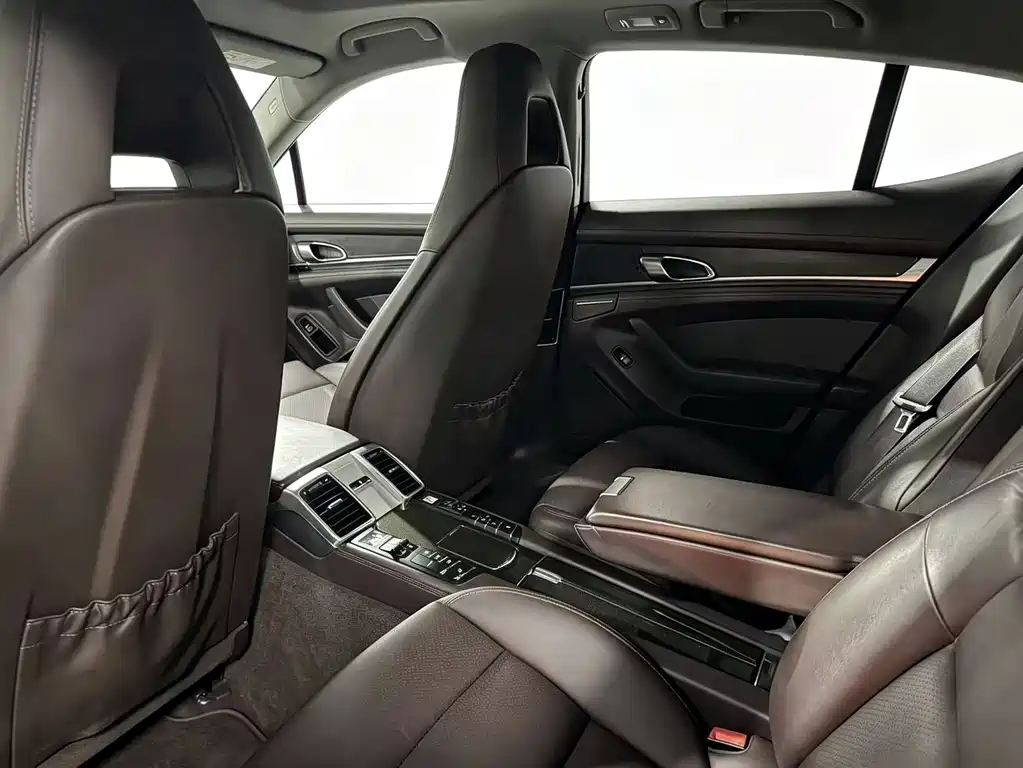 Porsche Panamera — миниатюра 6