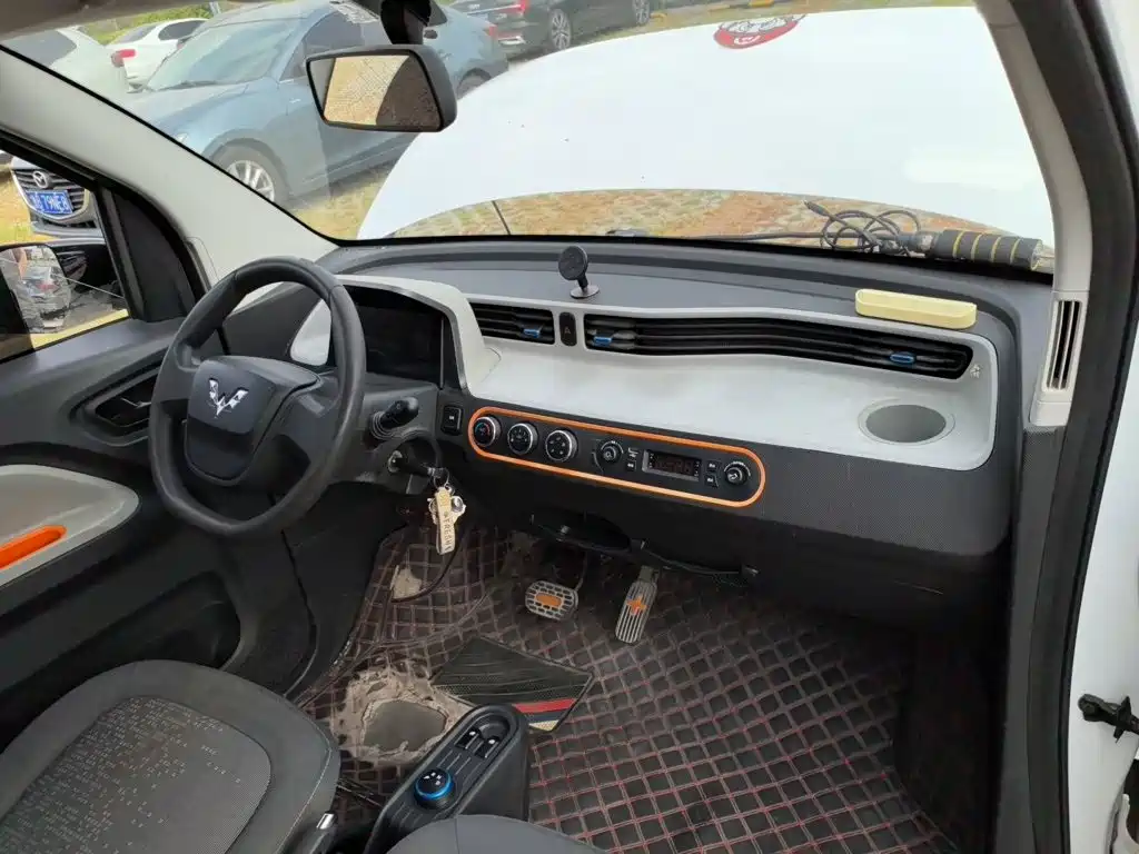 Wuling MINIEV — миниатюра 18