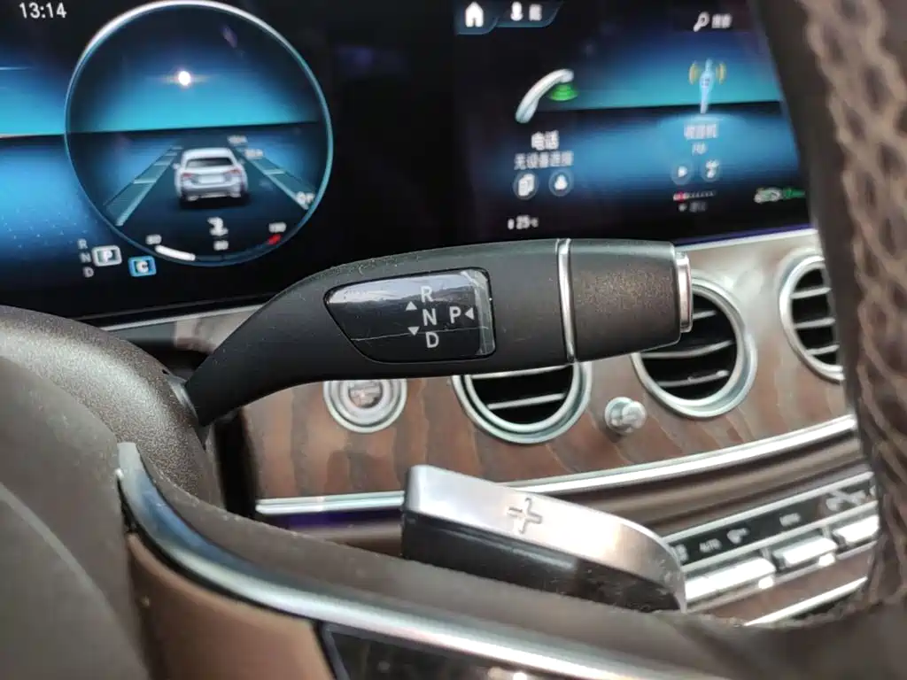 Mercedes-Benz E-Class — миниатюра 14