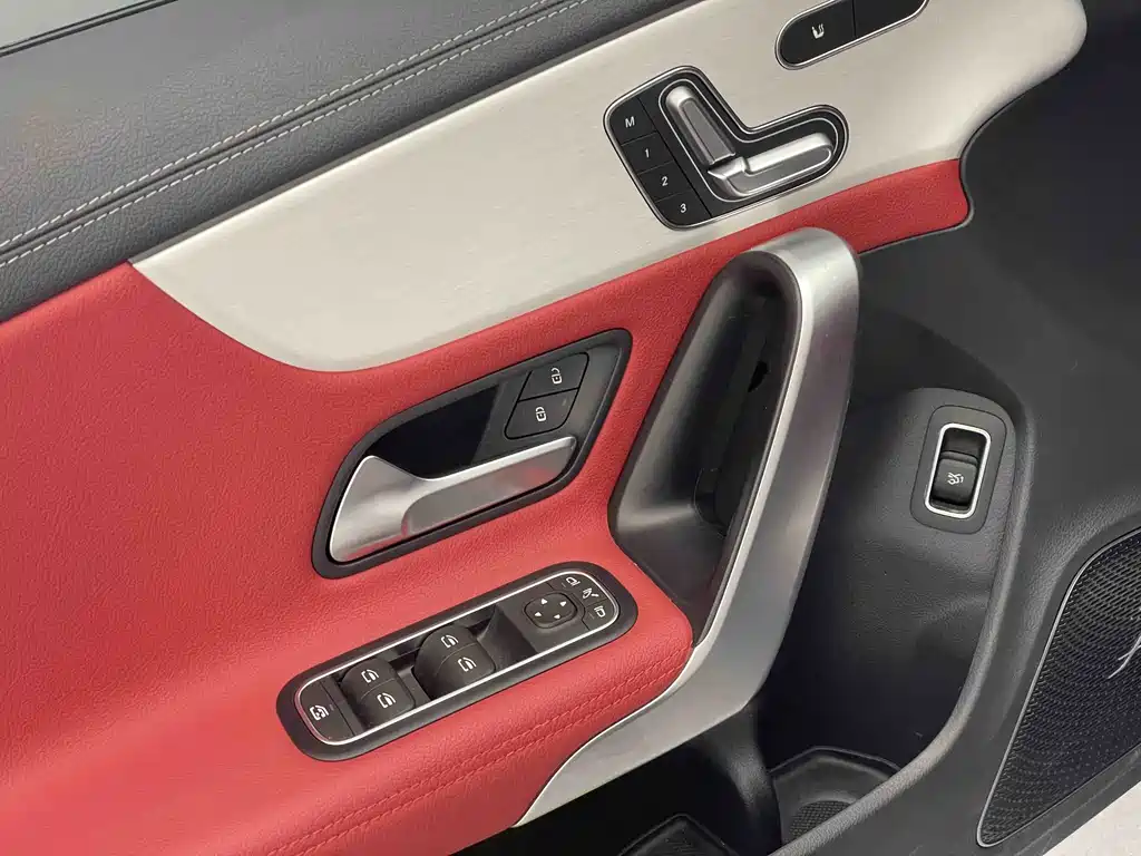 MERCEDES-BENZ CLA AMG