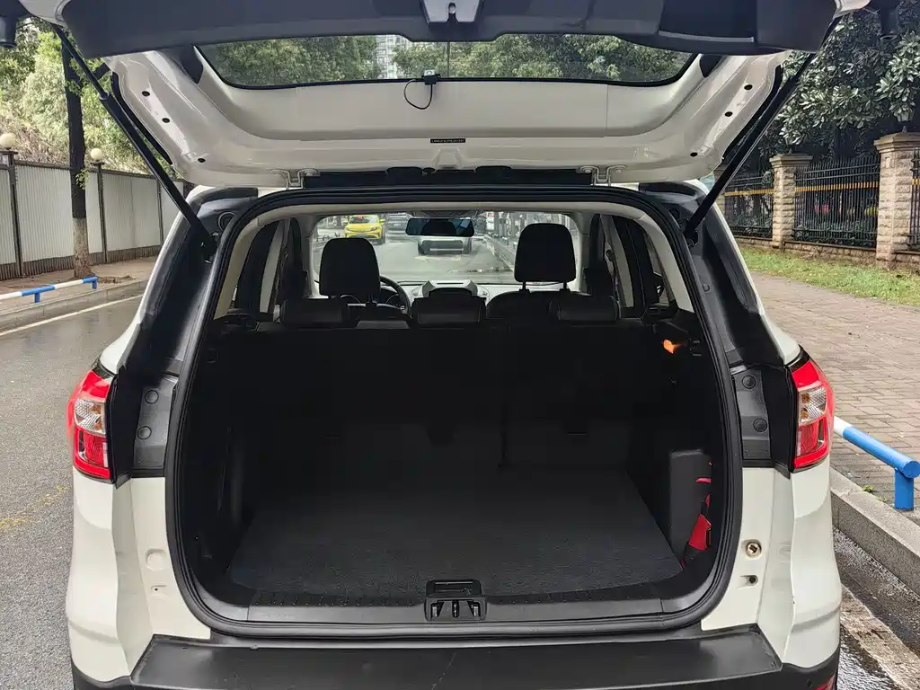 Ford Kuga — миниатюра 13