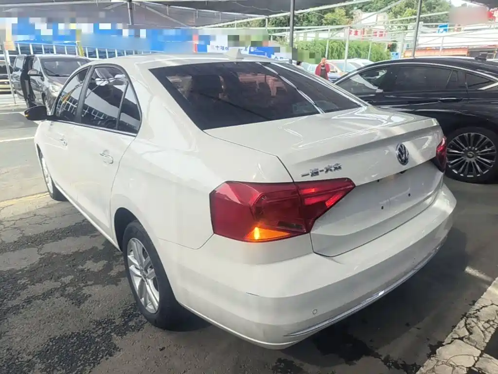 Volkswagen Jetta — миниатюра 5