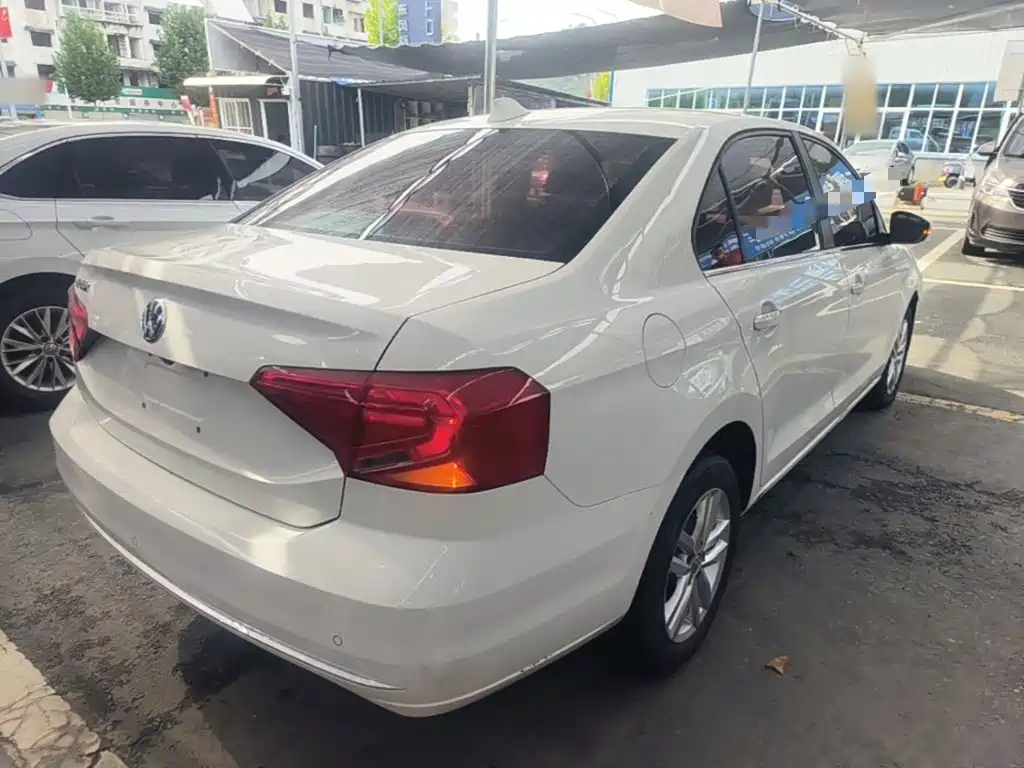 Volkswagen Jetta — миниатюра 7