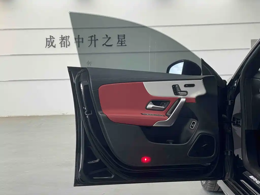 MERCEDES-BENZ CLA AMG