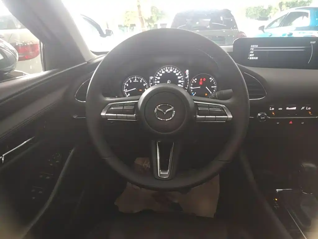Mazda 3 Axela — миниатюра 11