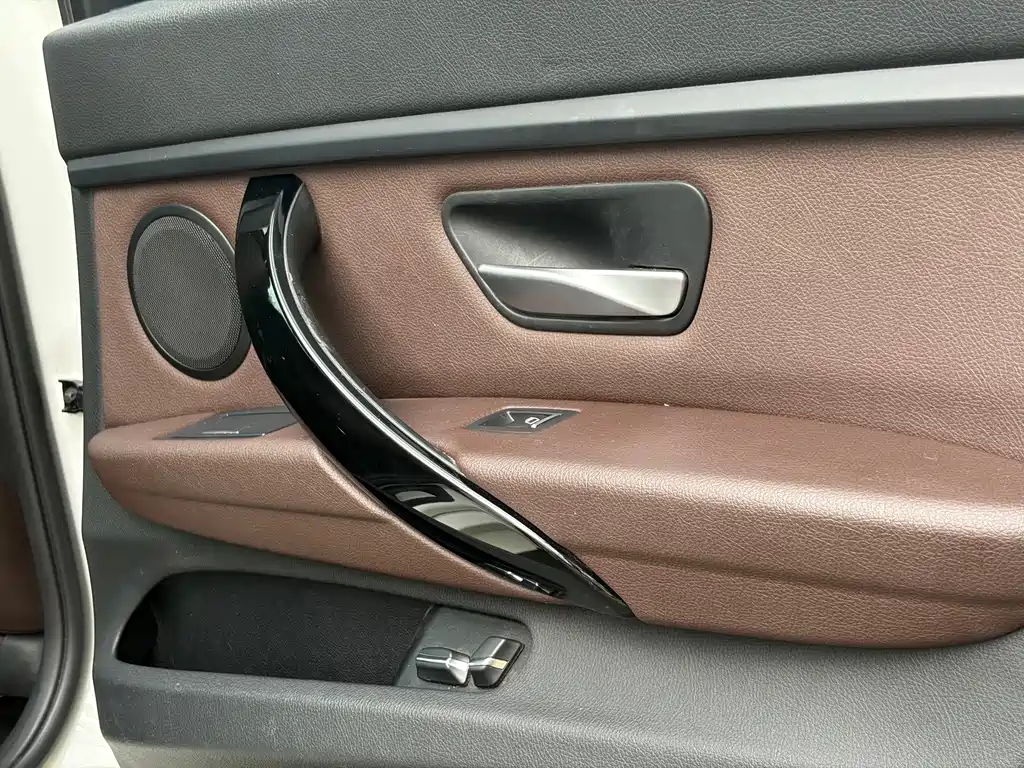 BMW 3 Series — миниатюра 8