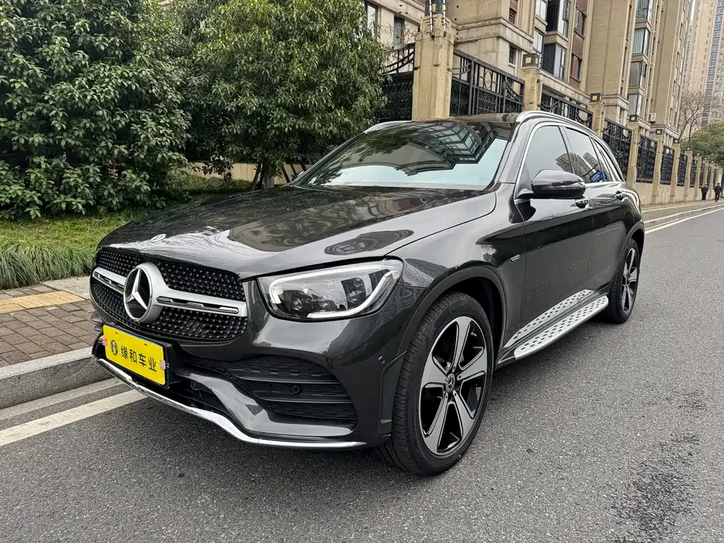 MERCEDES-BENZ GLC