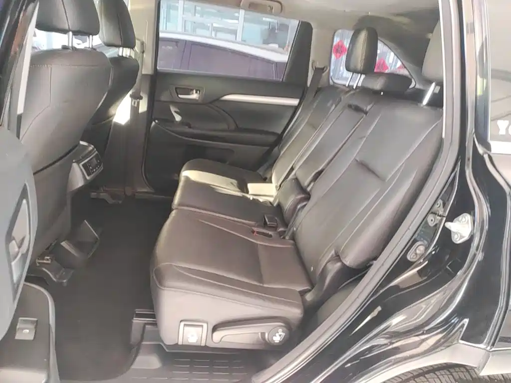 Toyota Highlander — миниатюра 17