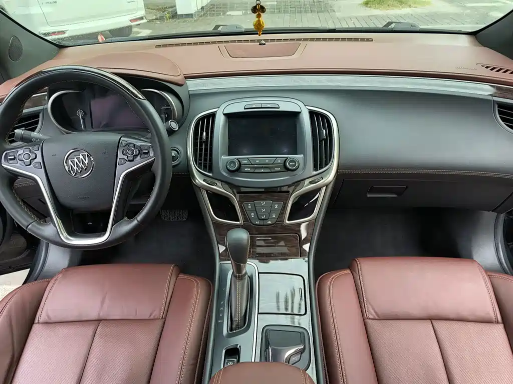 Buick LaCrosse — миниатюра 5