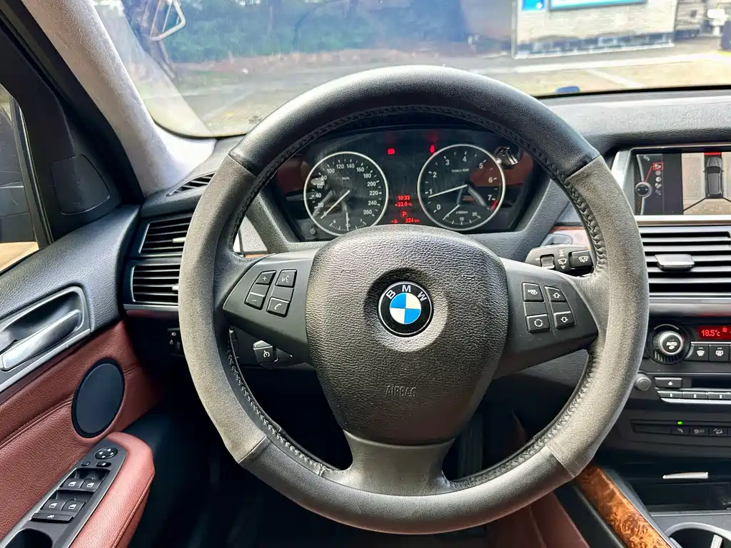 BMW X5 (Import) — миниатюра 13
