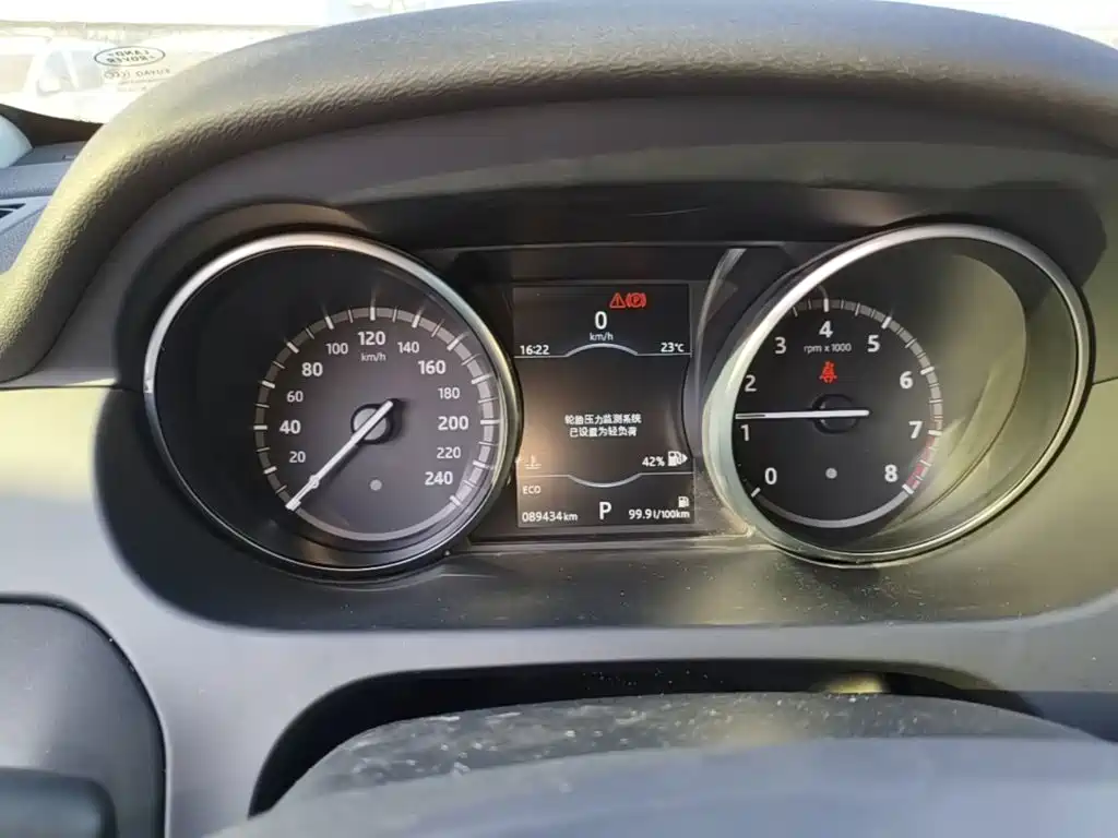 Land Rover Discovery Sport — миниатюра 12
