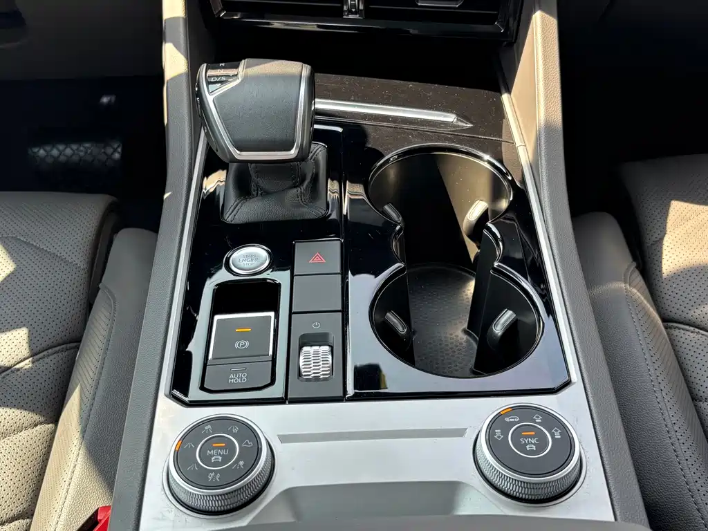 Volkswagen Touareg — миниатюра 11