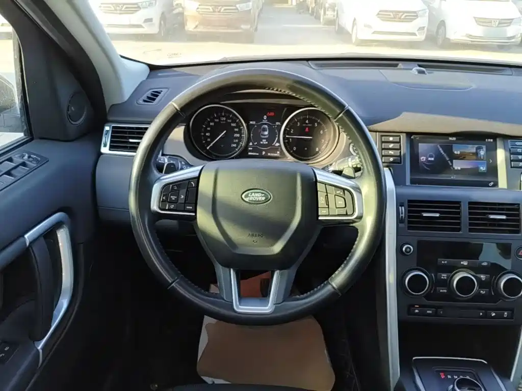 Land Rover Discovery Sport — миниатюра 11