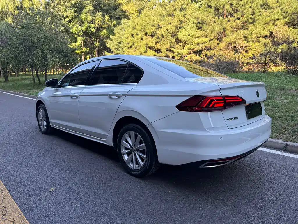 Volkswagen Bora — миниатюра 4