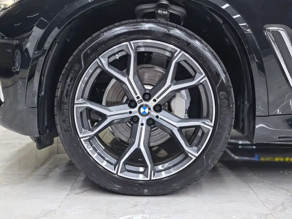 BMW X5 — миниатюра 40