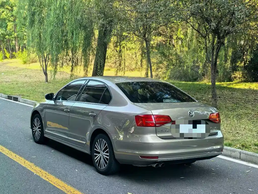 Volkswagen Sagitar — миниатюра 6