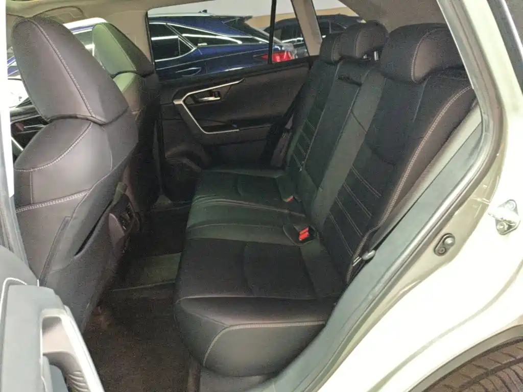 Toyota RAV4 — миниатюра 17