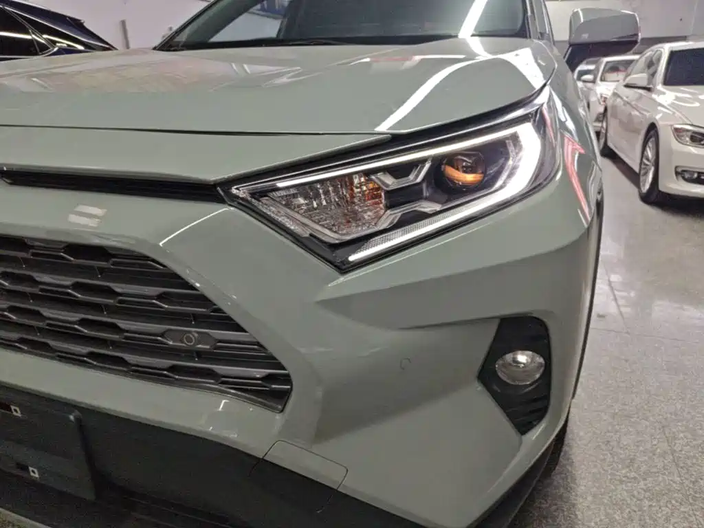 Toyota RAV4 — миниатюра 24