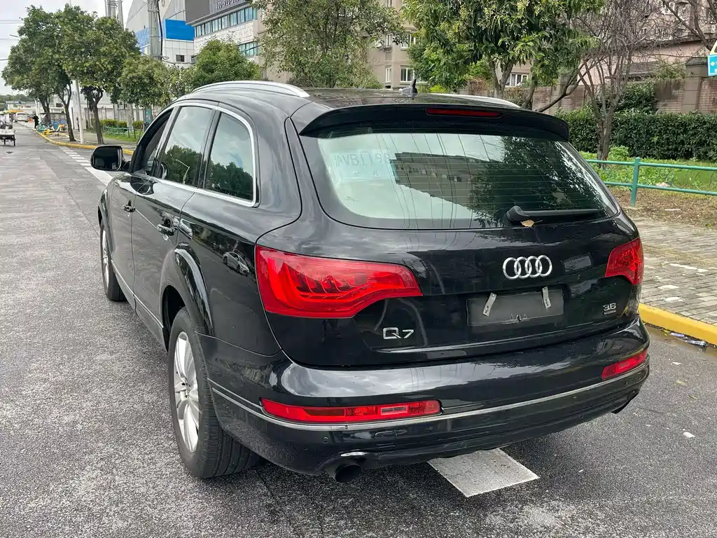 Audi Q7 — миниатюра 7