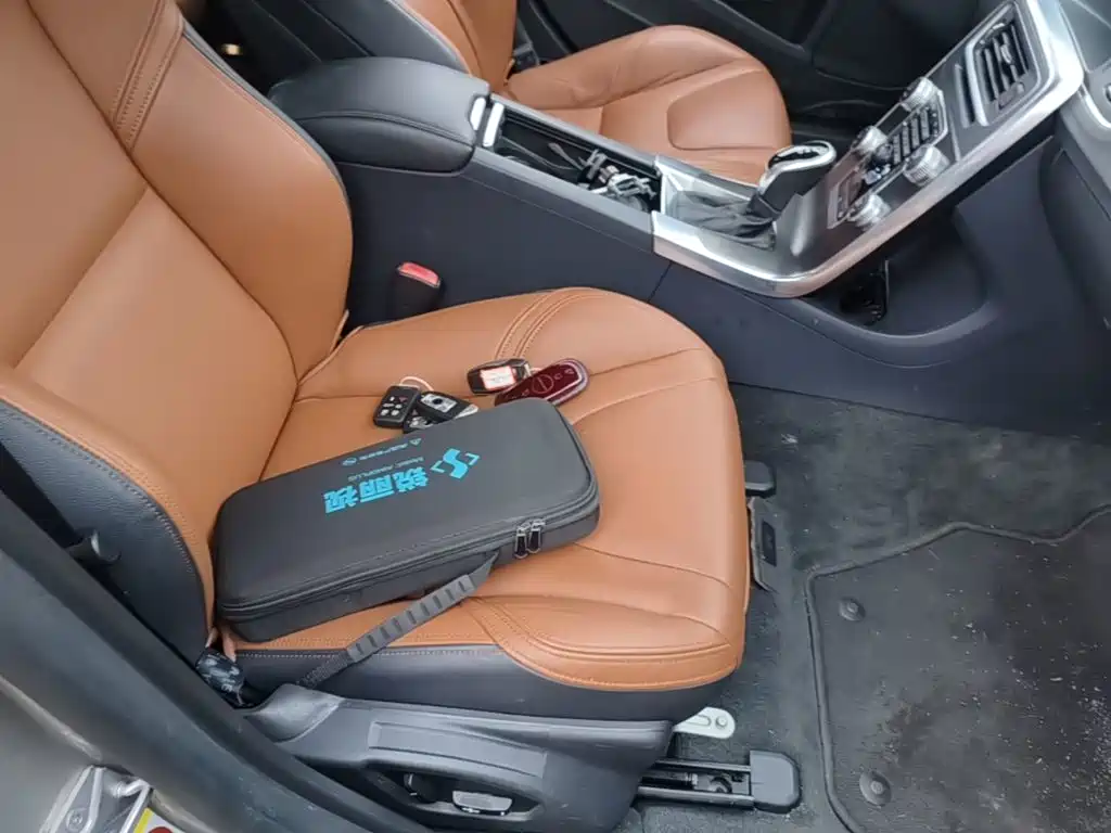 Volvo S60 — миниатюра 25