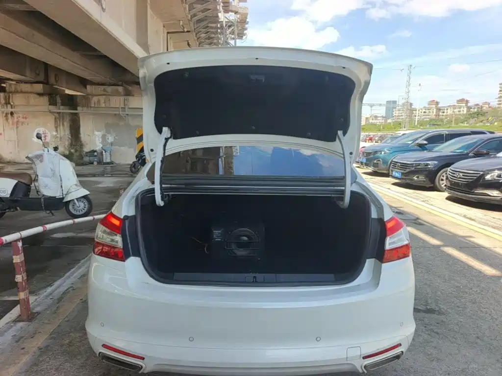 Peugeot 408 — миниатюра 19