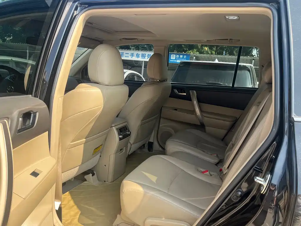 Toyota Highlander — миниатюра 5